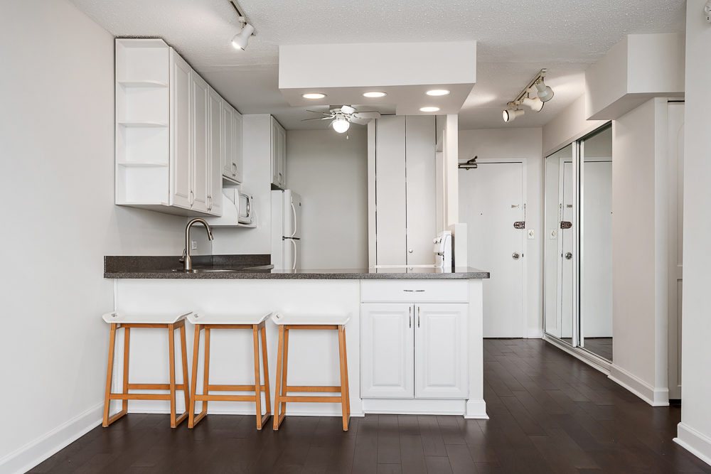 1455 N Sandburg Terrace Unit: 2907B