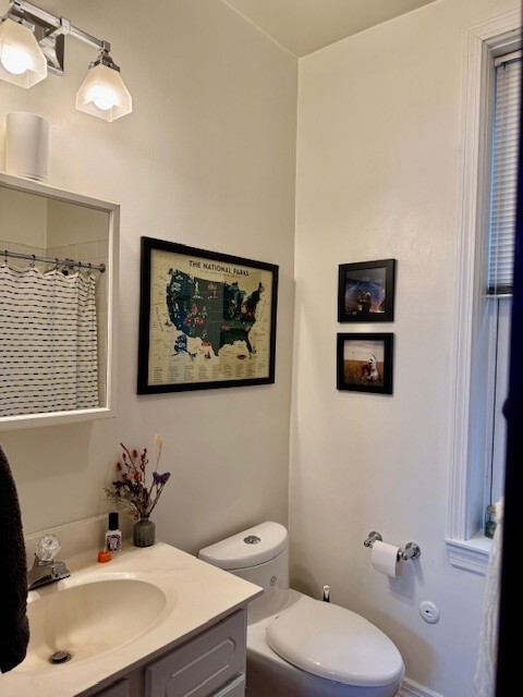 623 W BELDEN Avenue Unit: 2