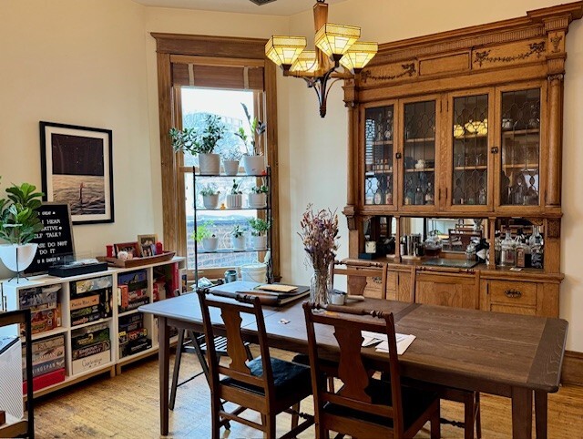 623 W BELDEN Avenue Unit: 2