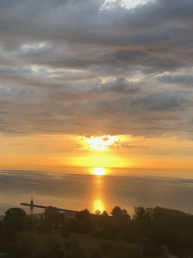 5555 N Sheridan Road Unit: 1716