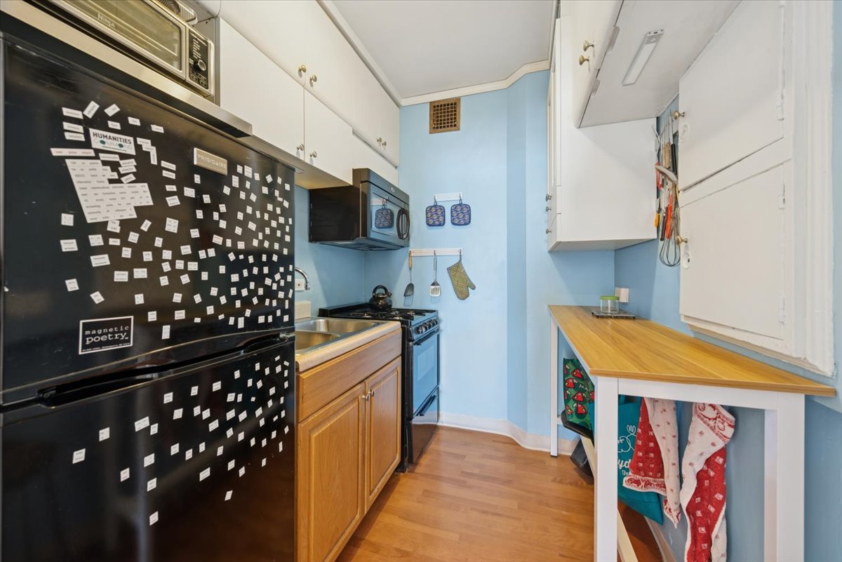 5555 N Sheridan Road Unit: 1716