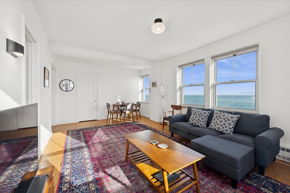 5555 N Sheridan Road Unit: 1716