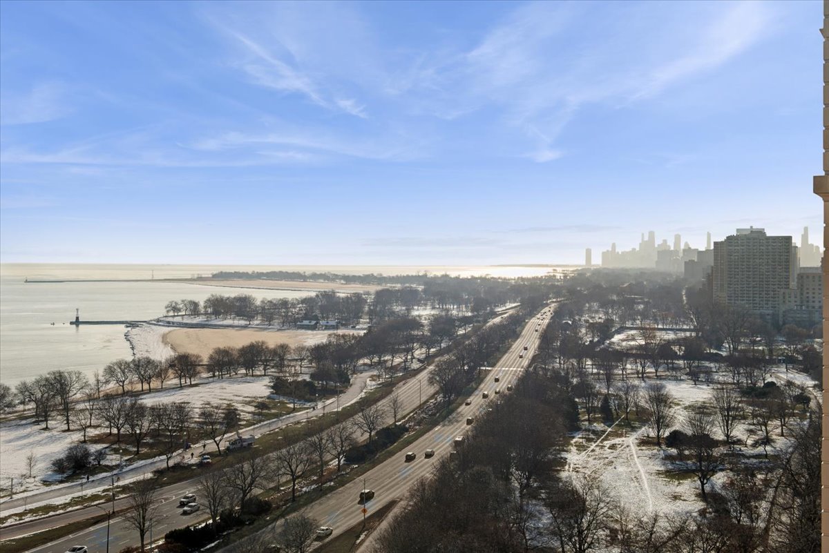 5555 N Sheridan Road Unit: 1716