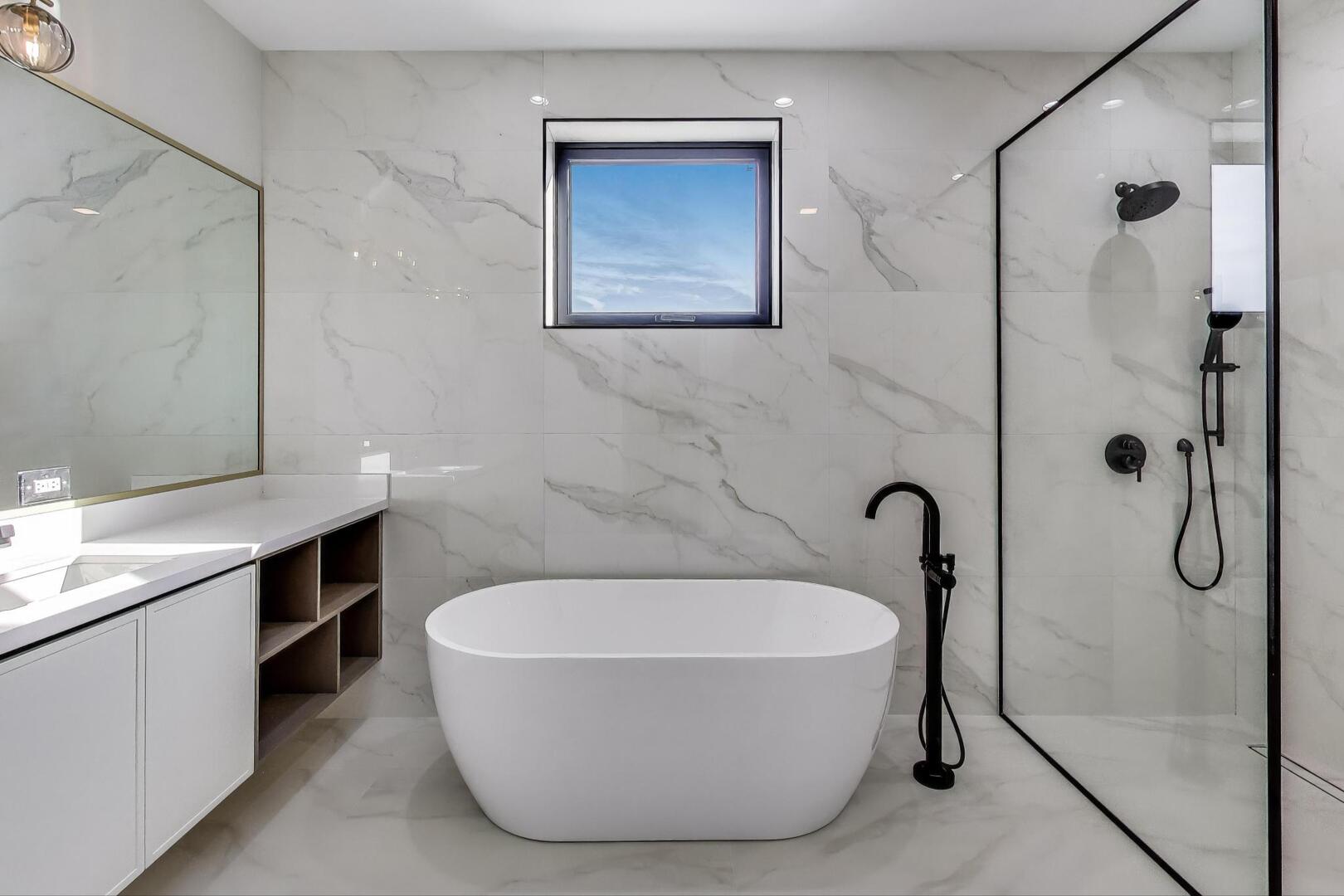 2307 W Foster Avenue Unit: 3