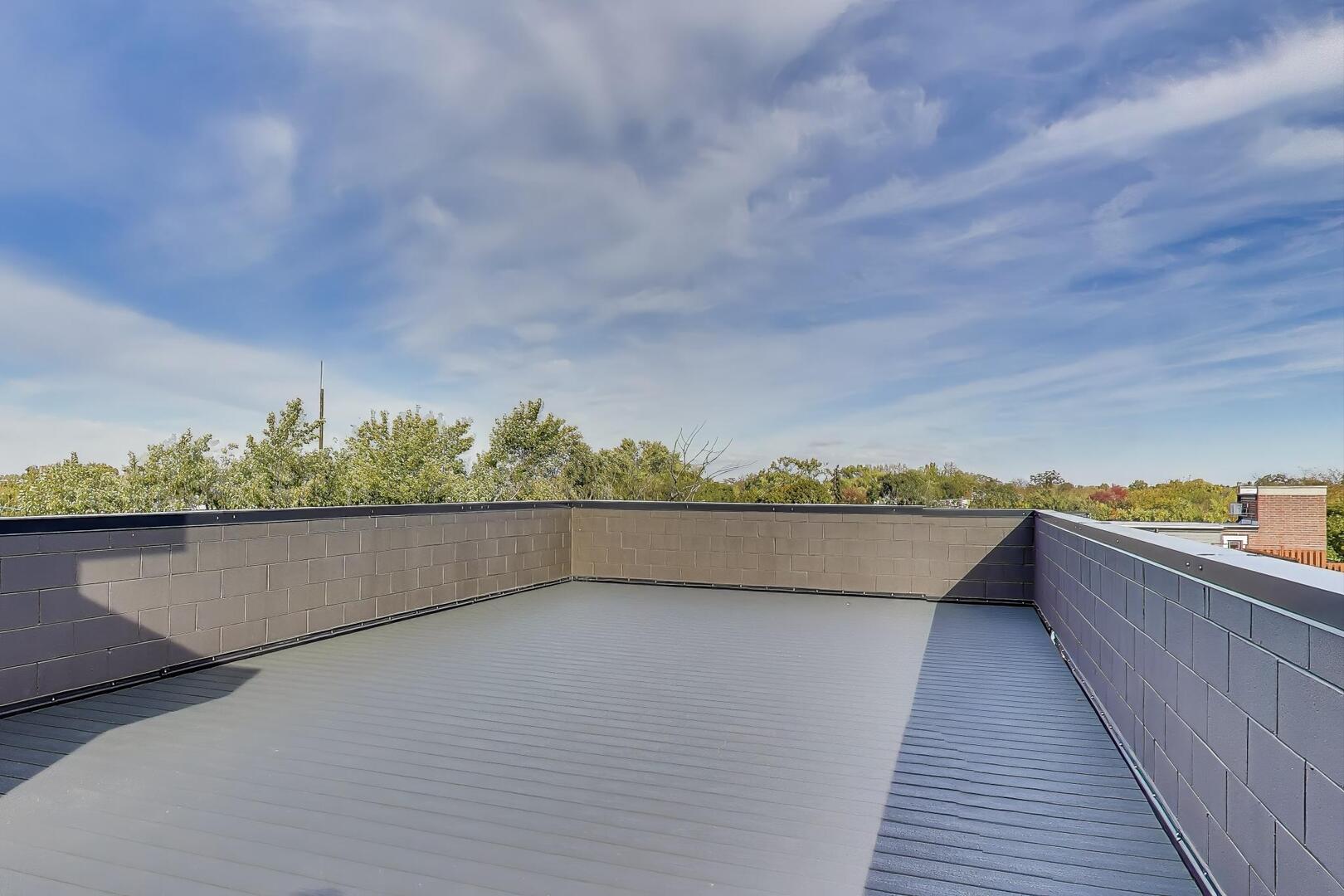 2307 W Foster Avenue Unit: 3