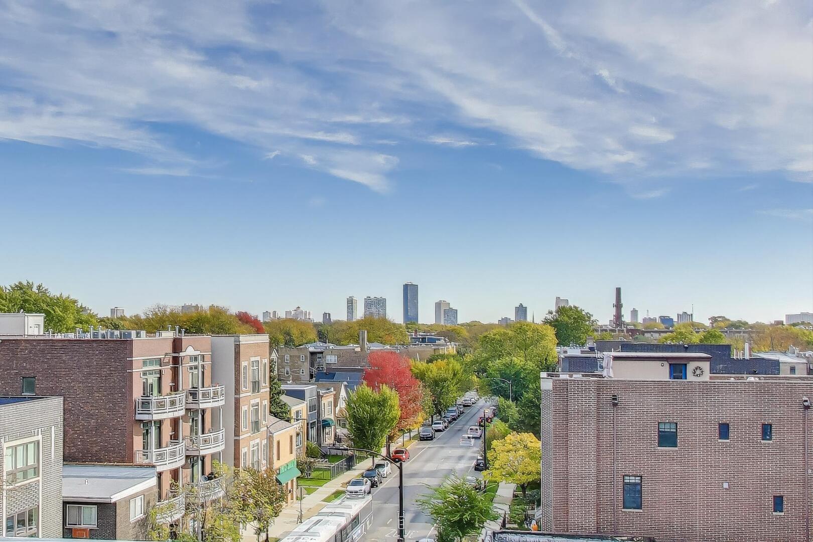 2307 W Foster Avenue Unit: 3