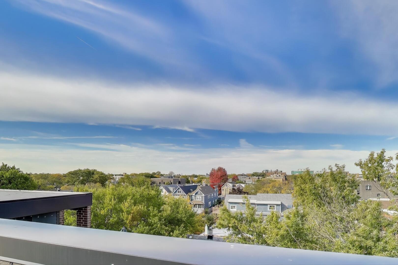 2307 W Foster Avenue Unit: 3