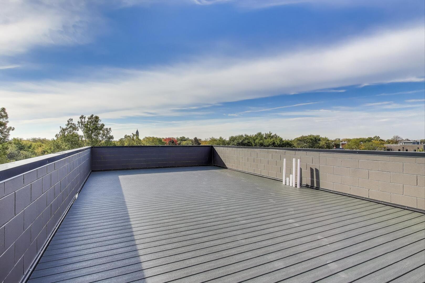 2307 W Foster Avenue Unit: 3