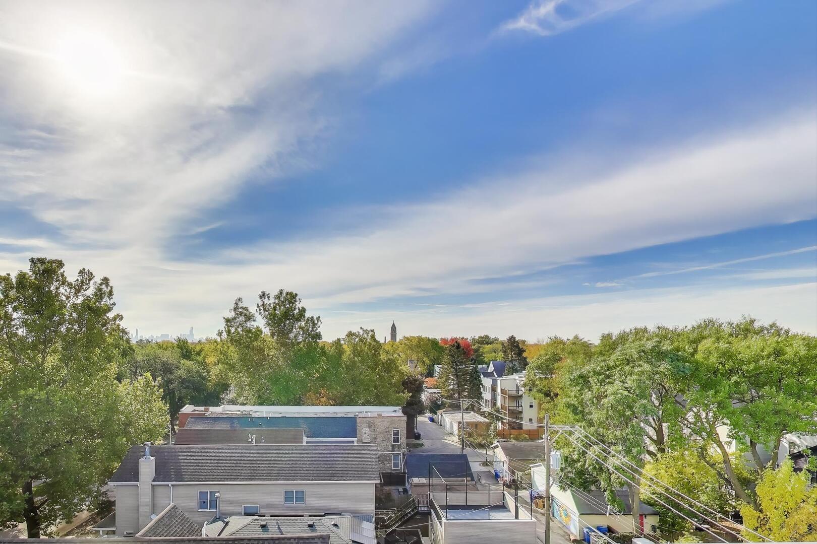 2307 W Foster Avenue Unit: 3