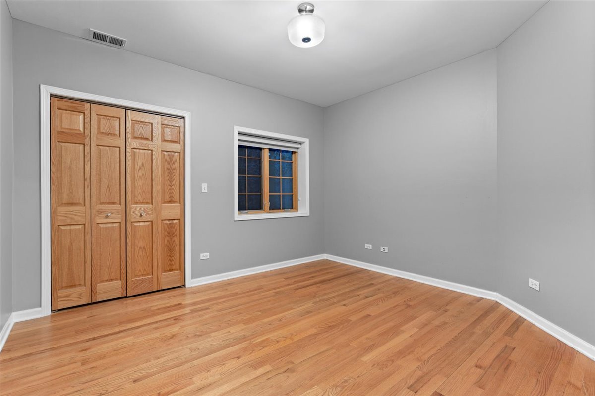 1523 N ASHLAND Avenue Unit: 2