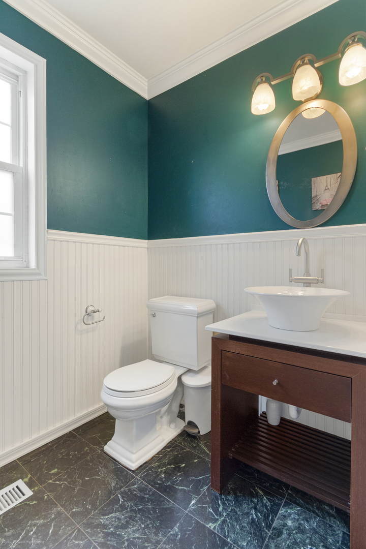 1005 Woodlawn Avenue