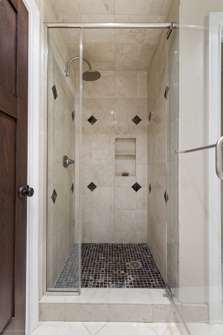 1005 Woodlawn Avenue