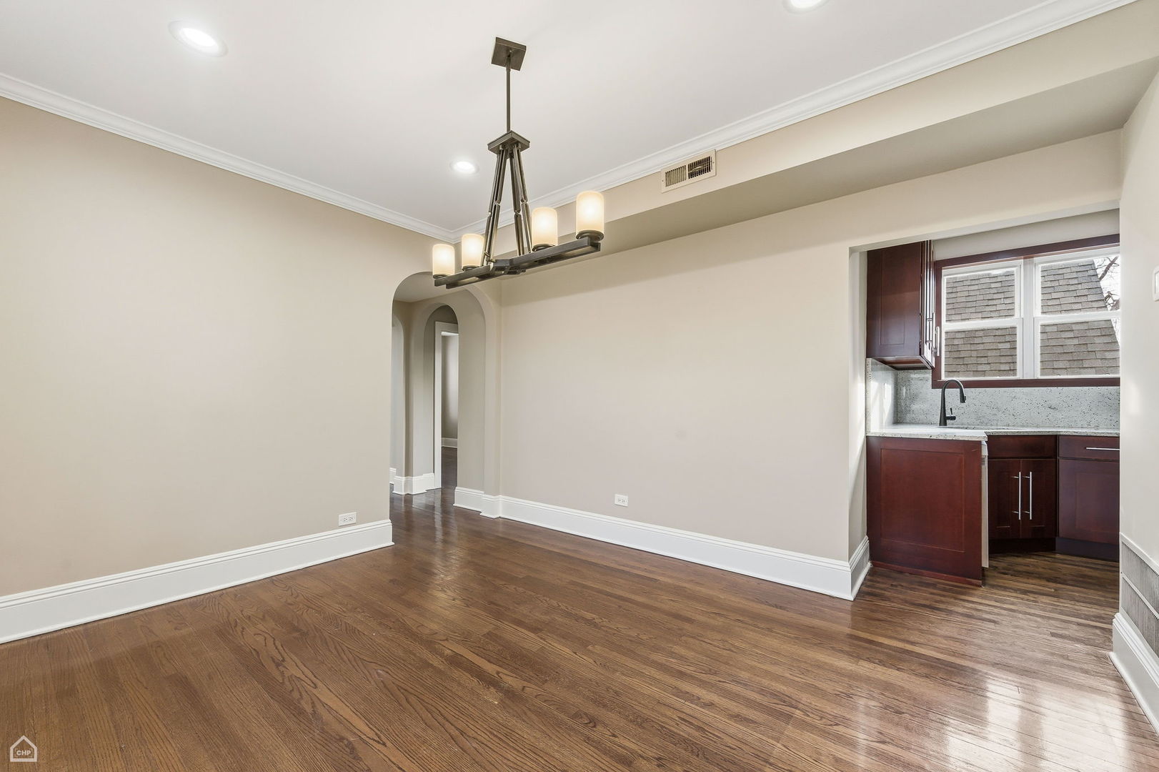 2303 W WINONA Street Unit: 2E