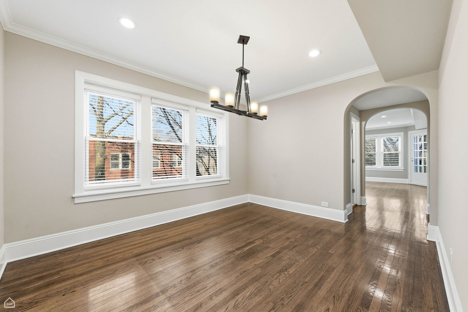 2303 W WINONA Street Unit: 2E