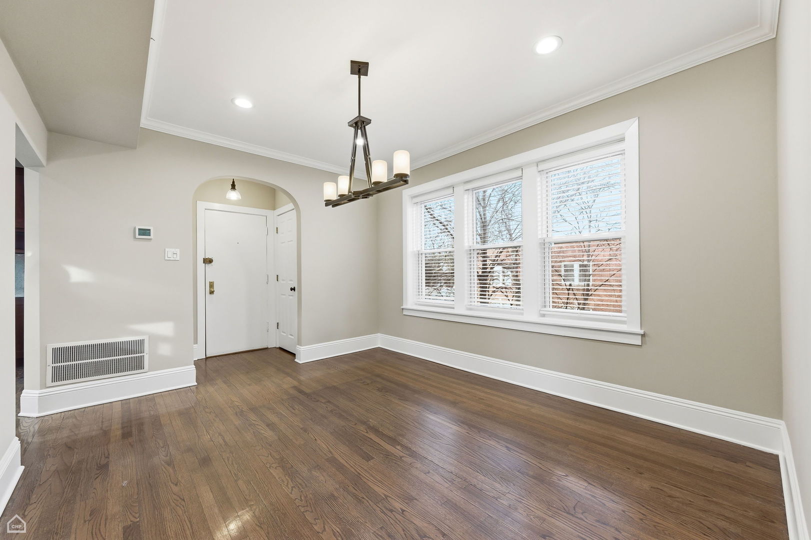 2303 W WINONA Street Unit: 2E