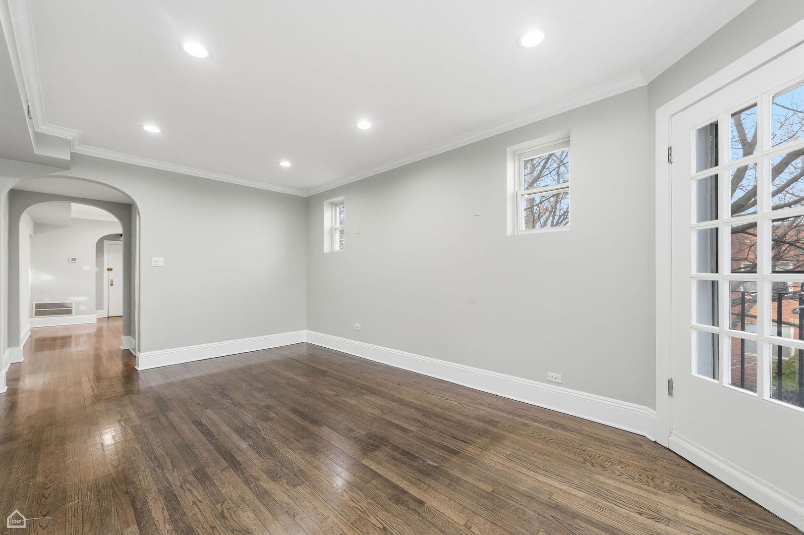 2303 W WINONA Street Unit: 2E