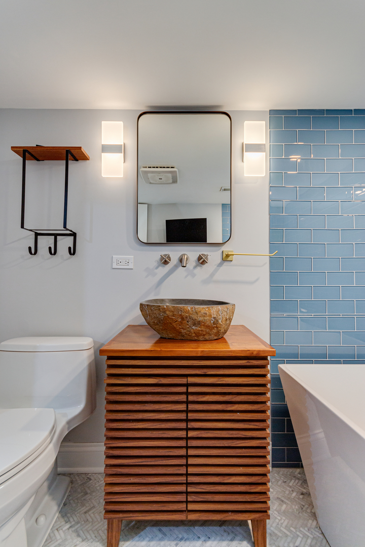 7513 W Ainslie Street