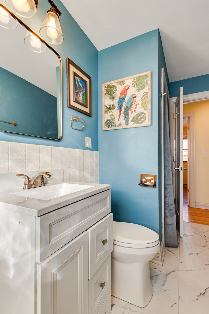 7513 W Ainslie Street