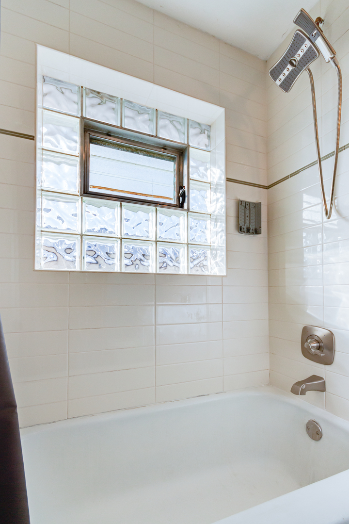 7513 W Ainslie Street