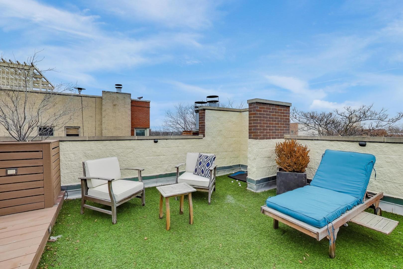 1044 N Wolcott Avenue Unit: 3