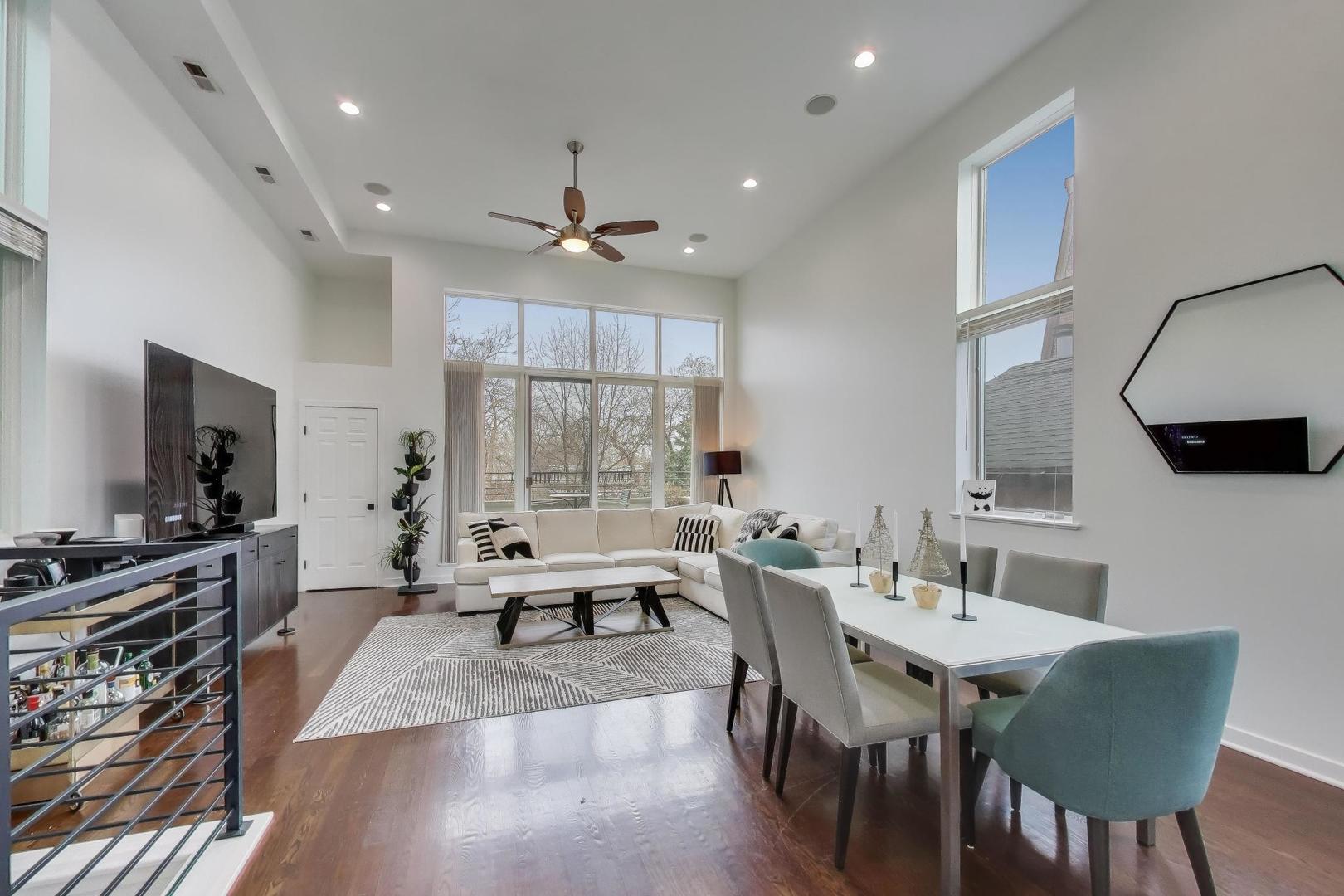 1044 N Wolcott Avenue Unit: 3