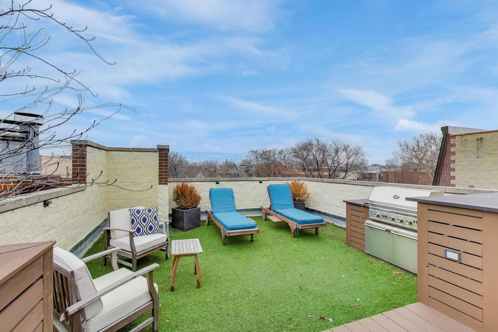 1044 N Wolcott Avenue Unit: 3