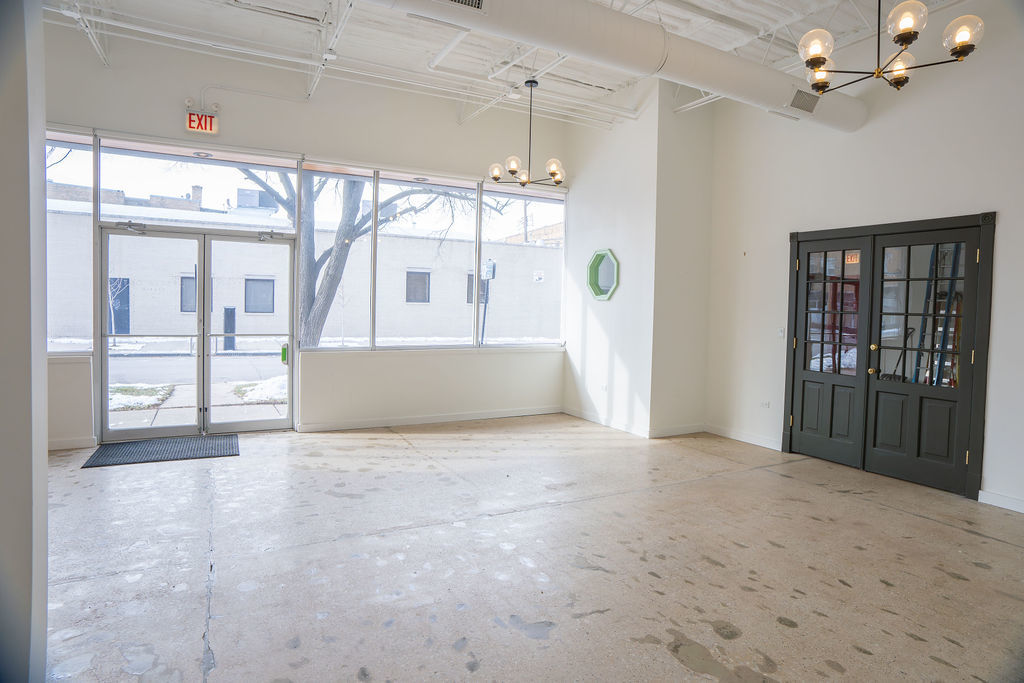 3256 W Bryn Mawr Avenue