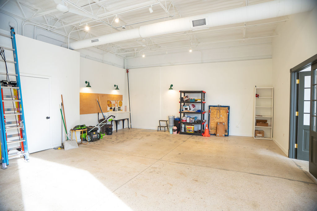 3256 W Bryn Mawr Avenue