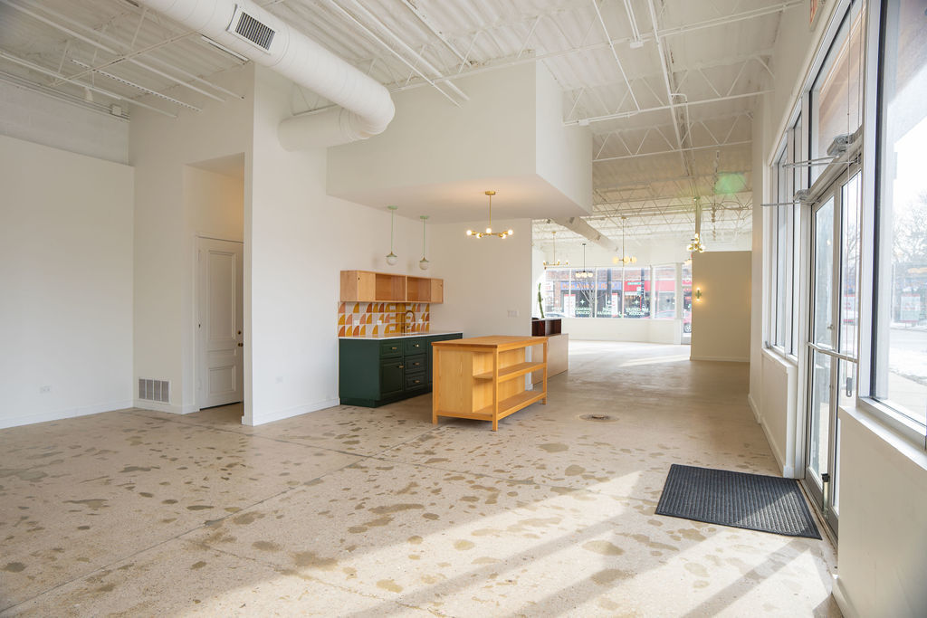 3256 W Bryn Mawr Avenue