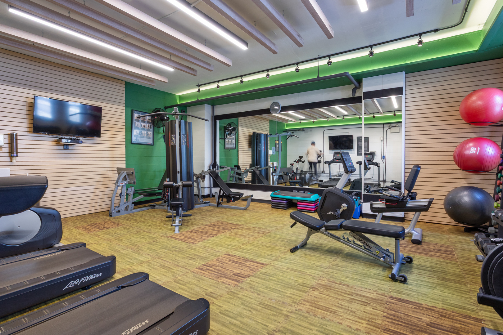 3440 N Lake Shore Drive Unit: 5A