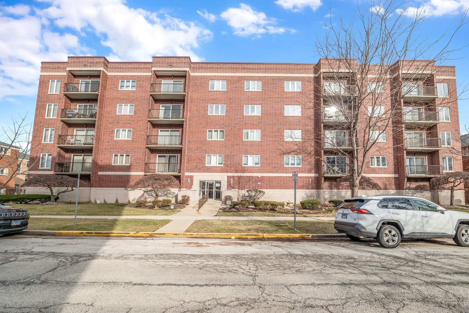 1330 PERRY Street Unit: 504