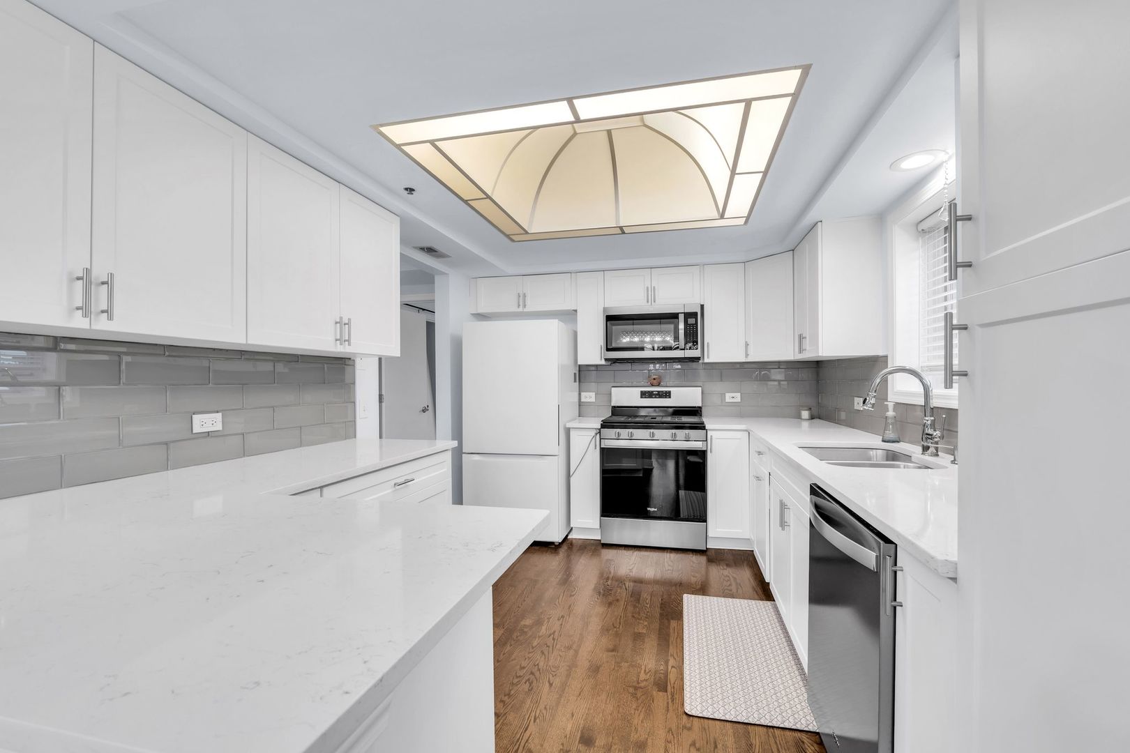 1330 PERRY Street Unit: 504