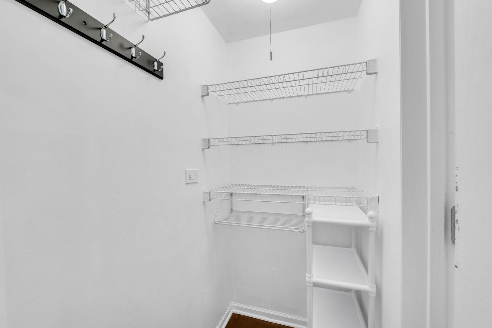 1330 PERRY Street Unit: 504