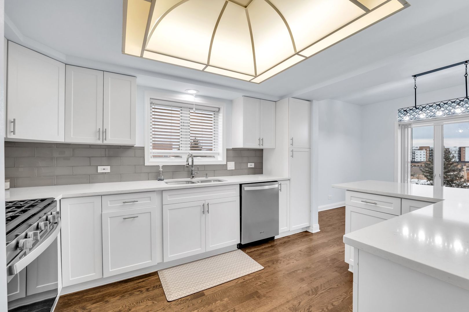 1330 PERRY Street Unit: 504