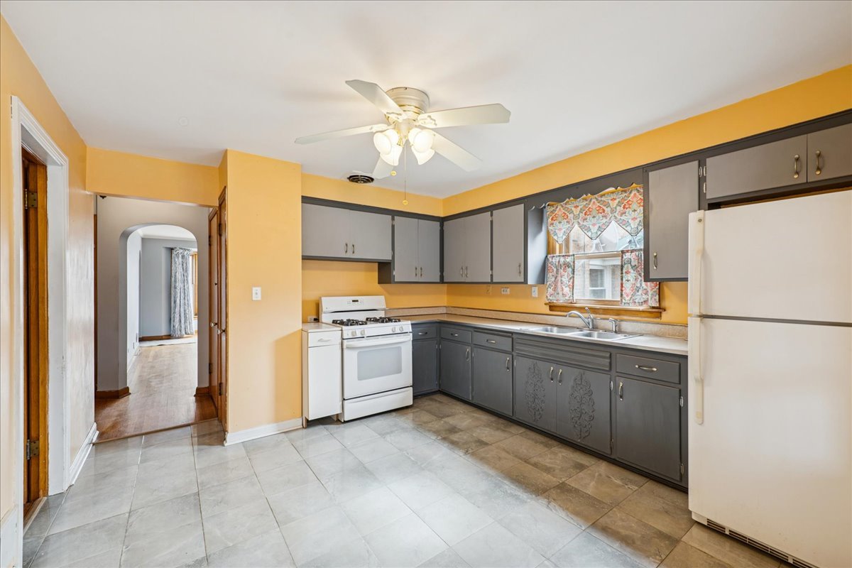 5118 N New England Street