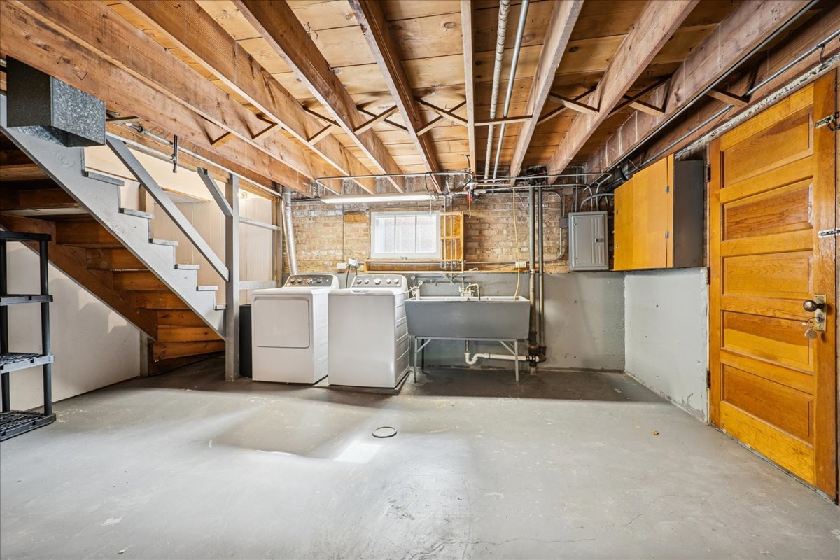 5118 N New England Street