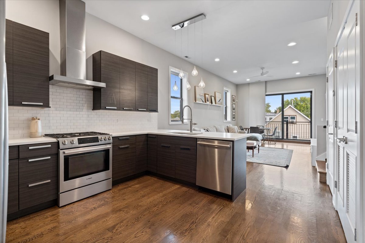 3004 W Lyndale Street Unit: 3W