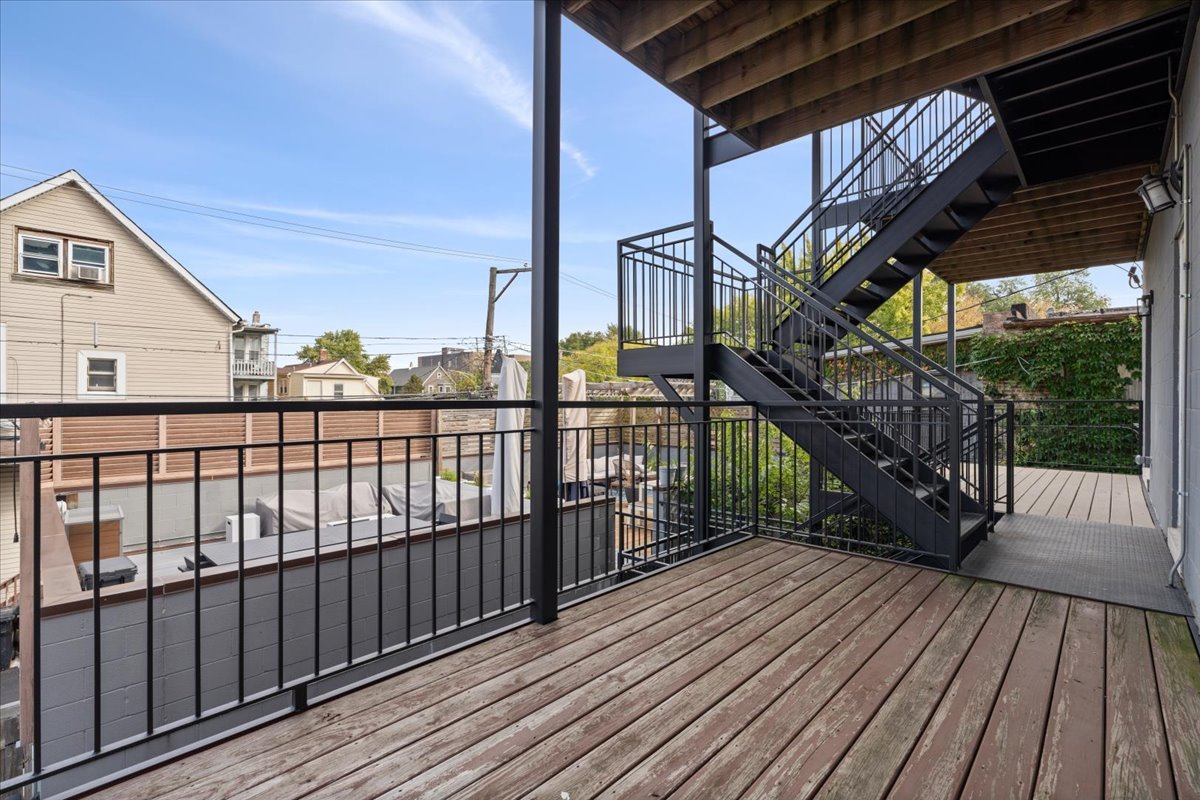 3004 W Lyndale Street Unit: 3W