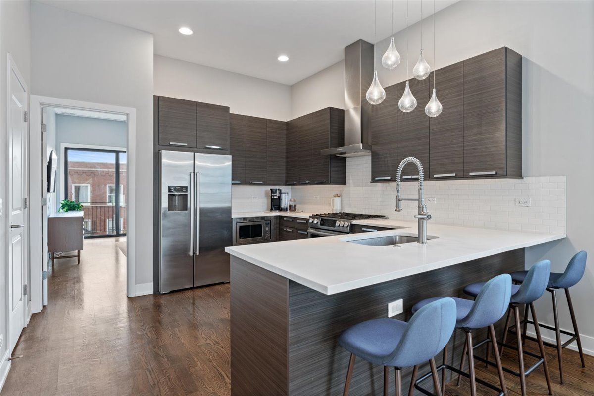 3004 W Lyndale Street Unit: 3W