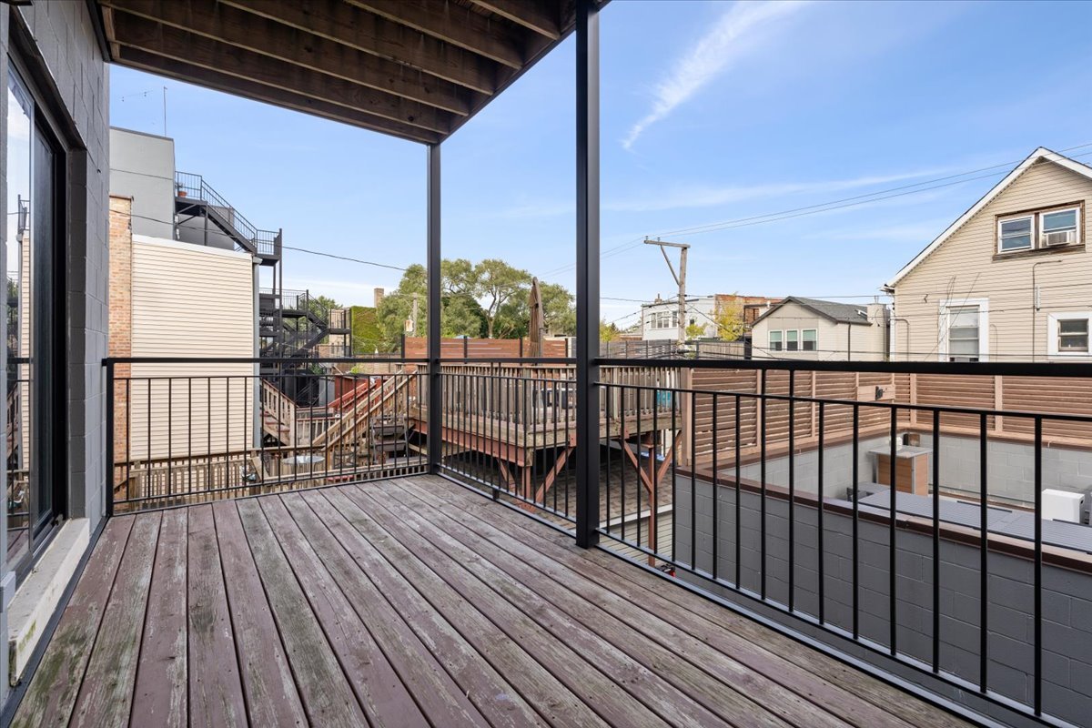 3004 W Lyndale Street Unit: 3W