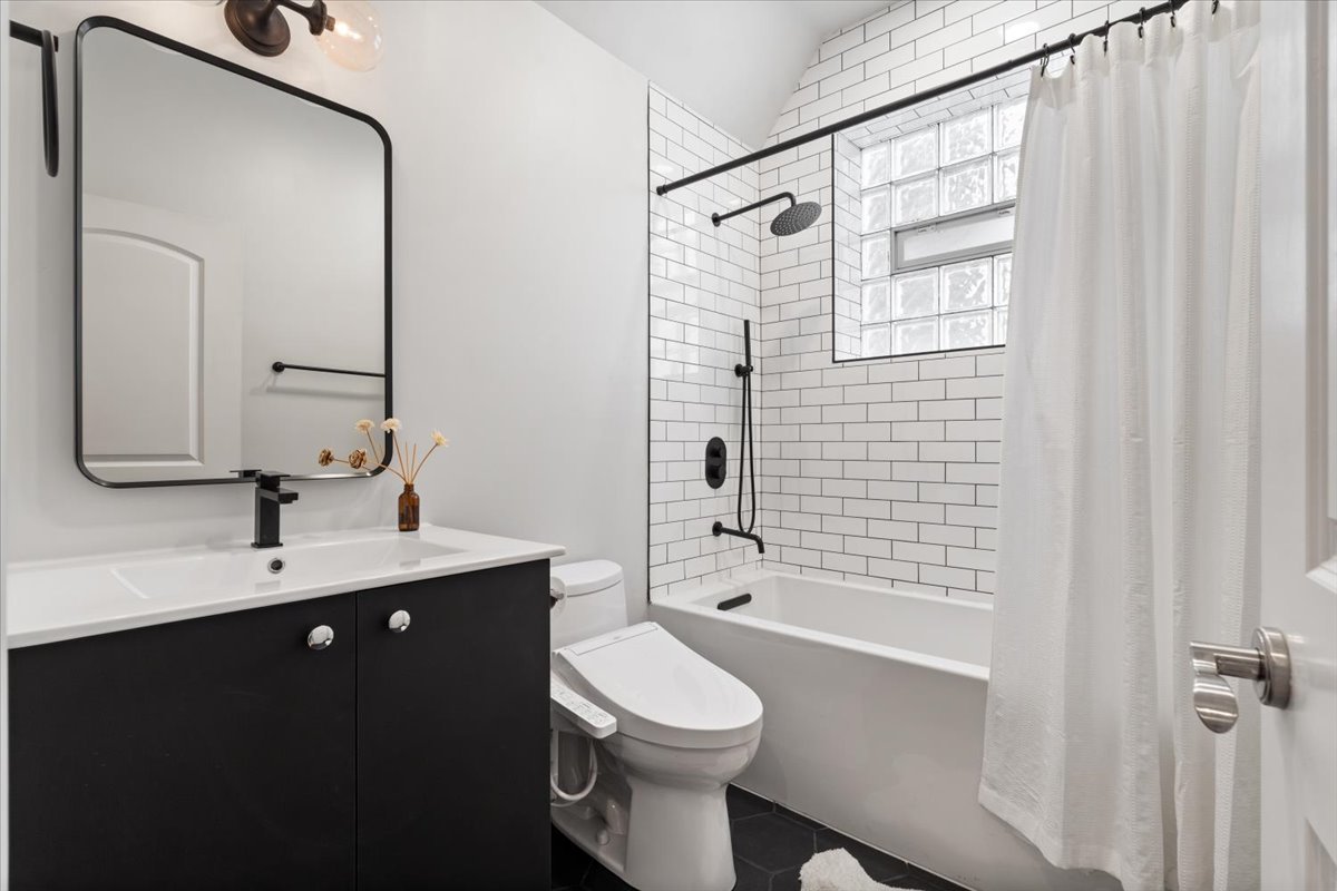 1541 W Chestnut Street Unit: 2