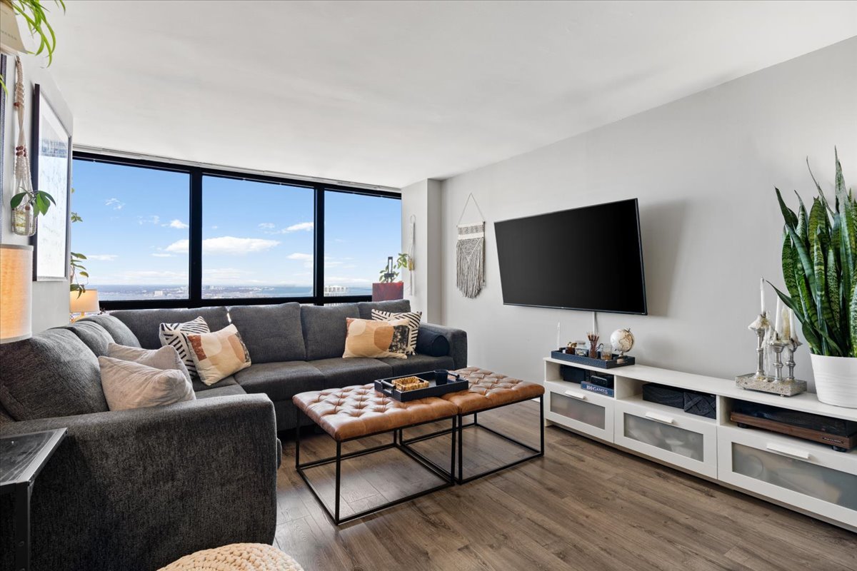 5415 N Sheridan Road Unit: 5409