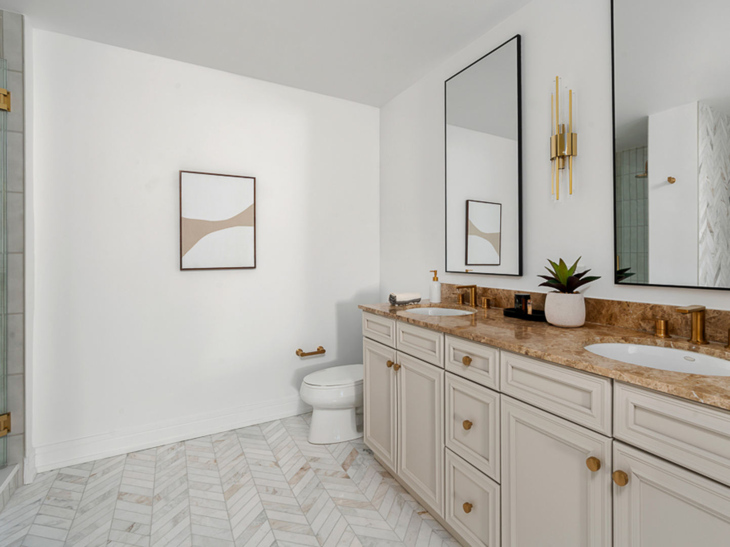 130 N Garland Court Unit: 3403