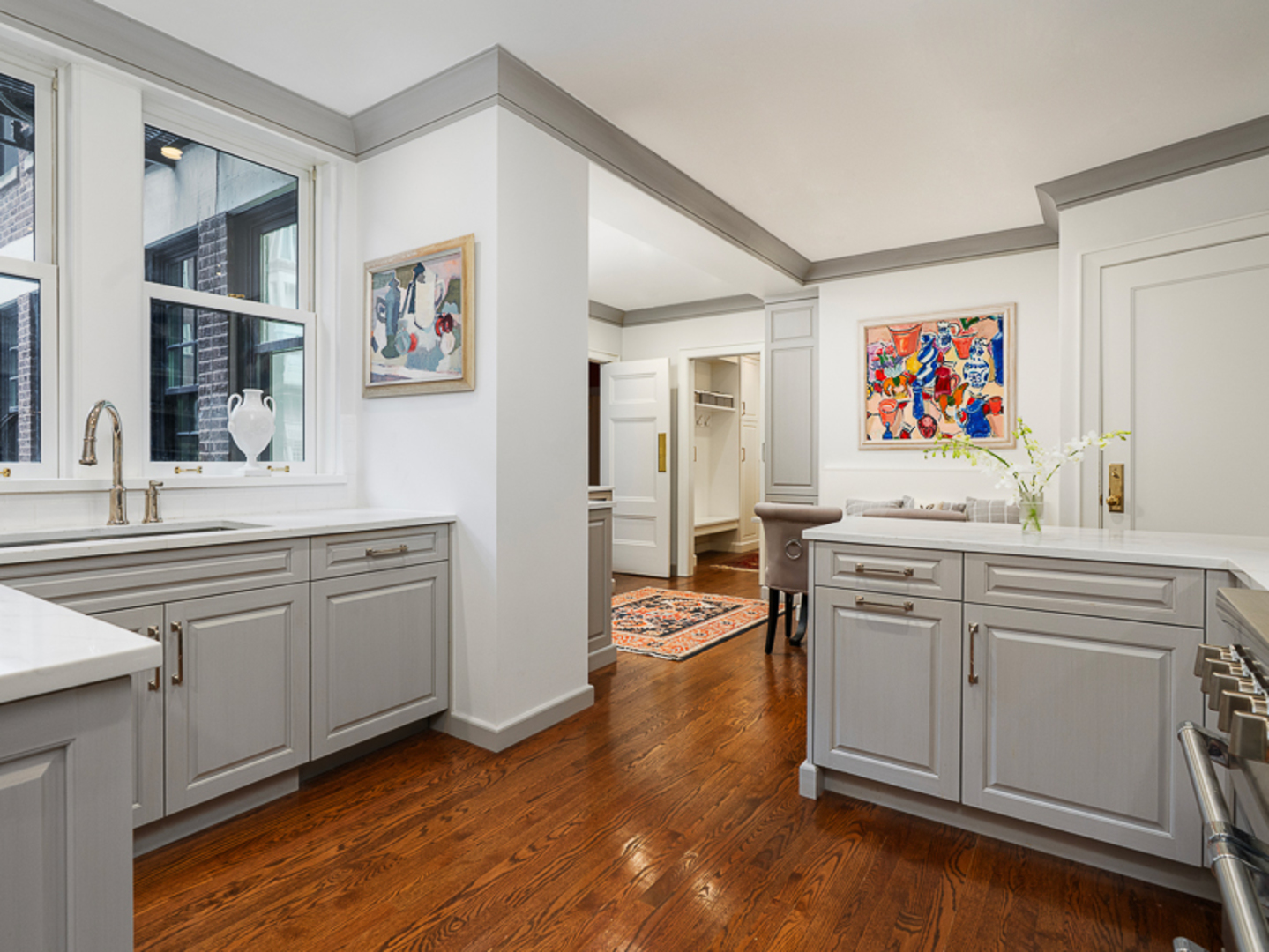 232 E WALTON Place Unit: 5E