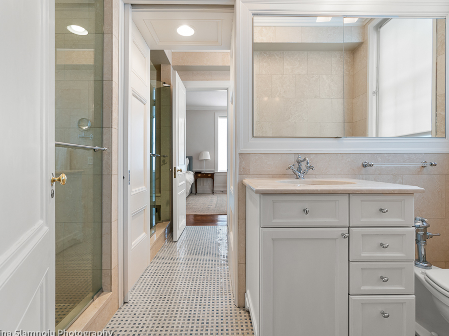 232 E WALTON Place Unit: 5E