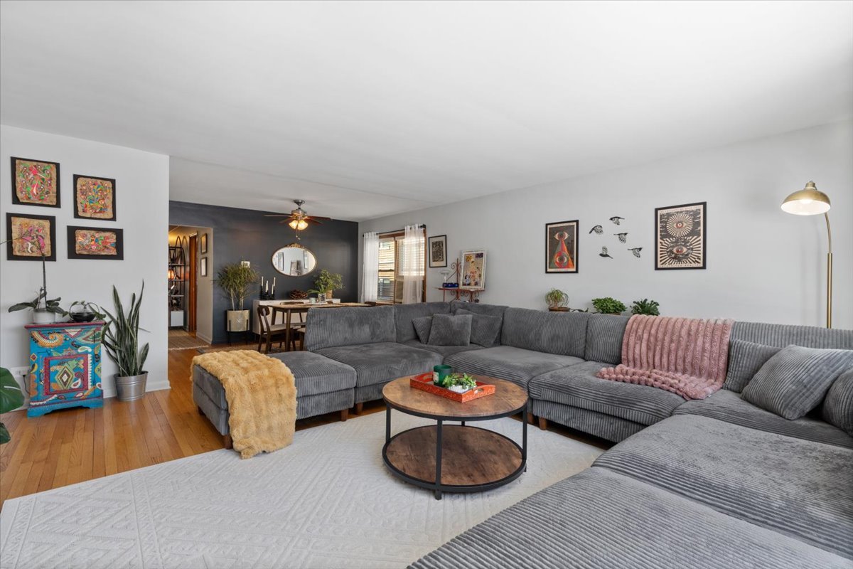 8644 Niles Center Road