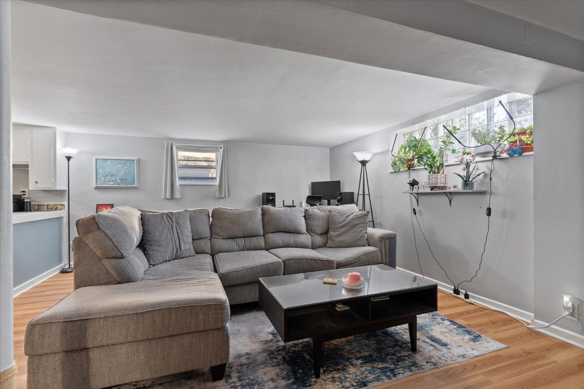 8644 Niles Center Road