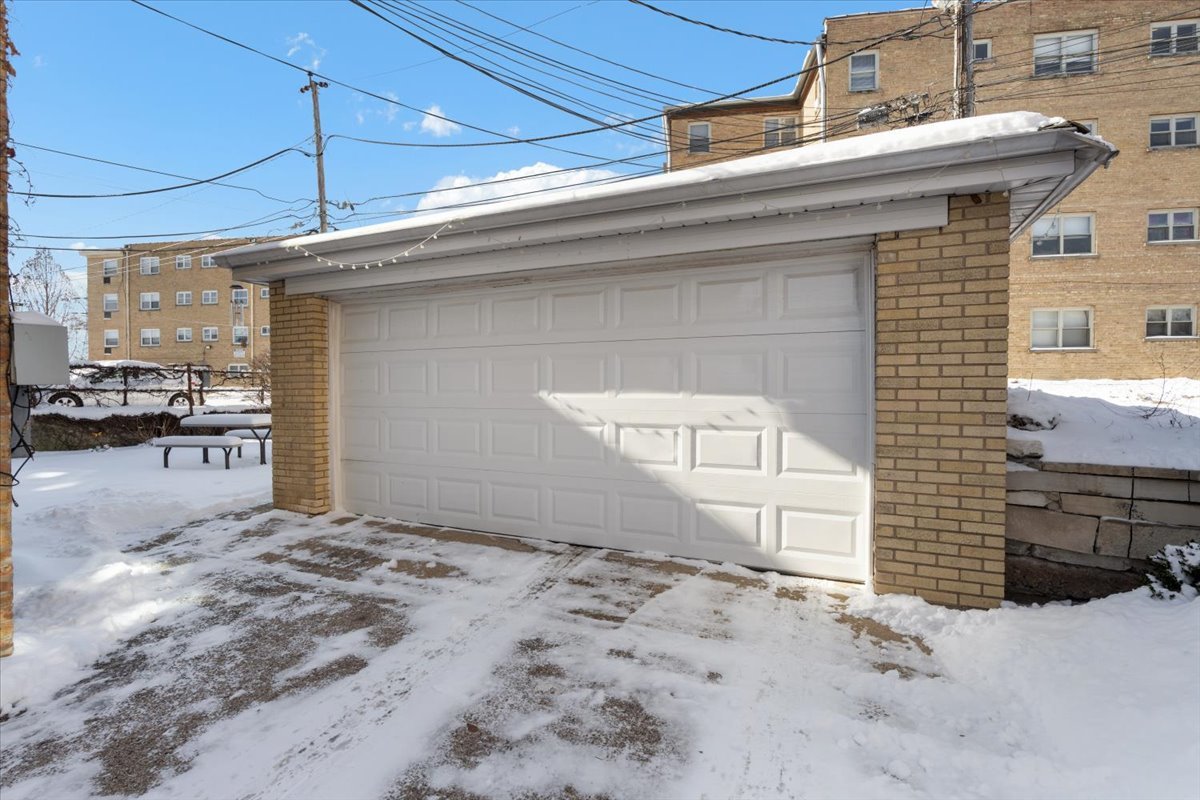 8644 Niles Center Road