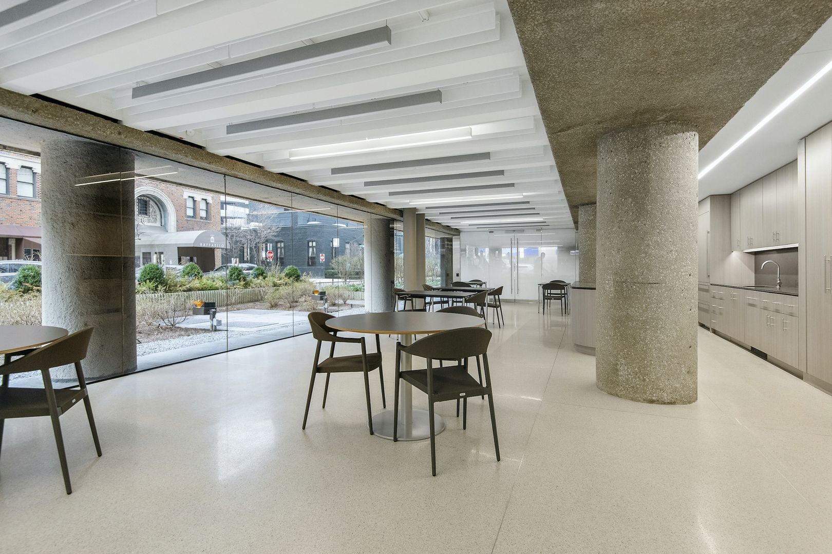 200 E Delaware Place Unit: 22D