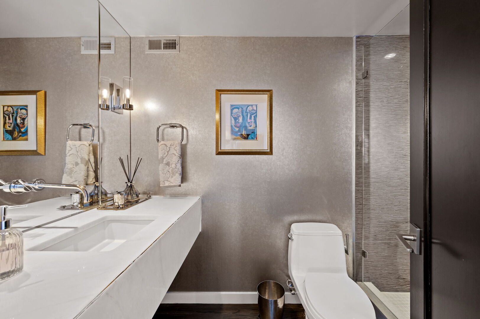 200 E Delaware Place Unit: 22D